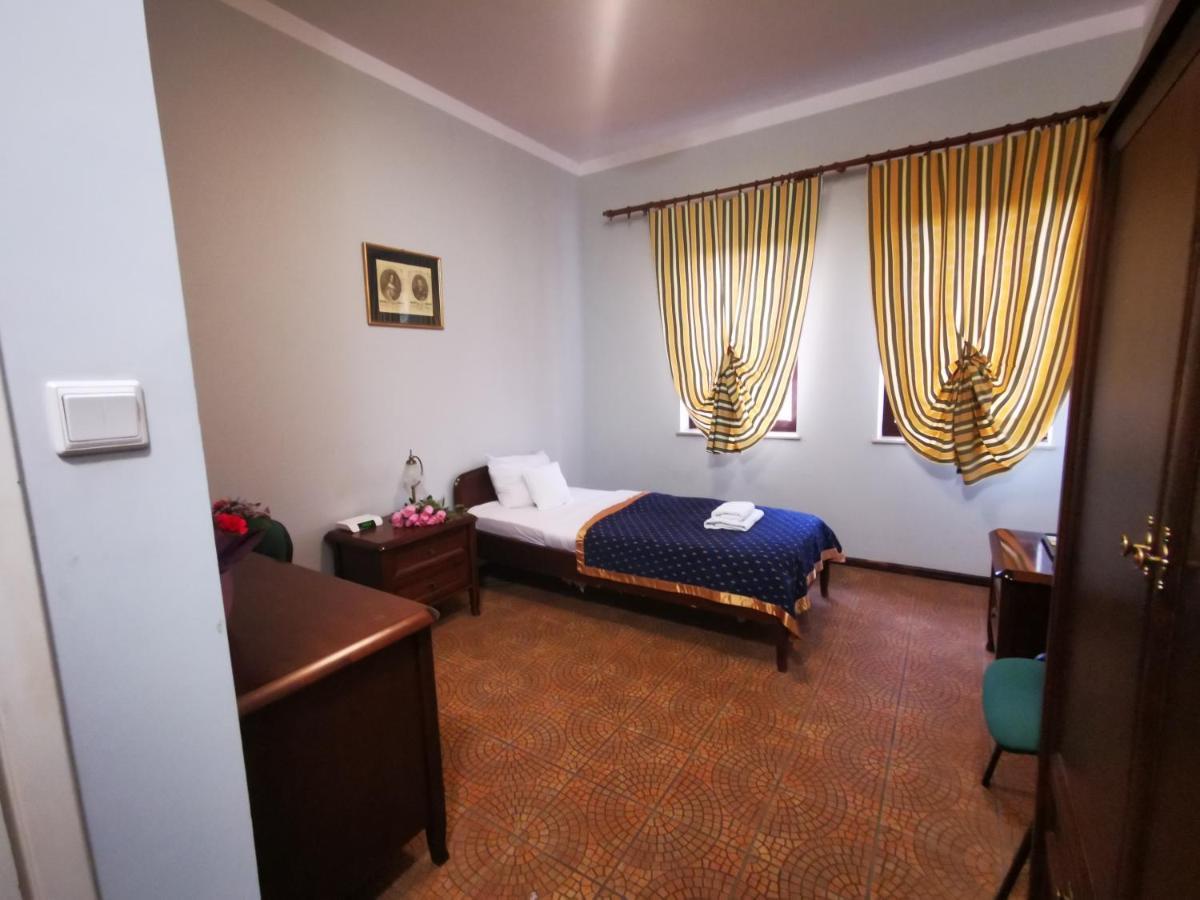 Fort Hotel Varsó Kültér fotó