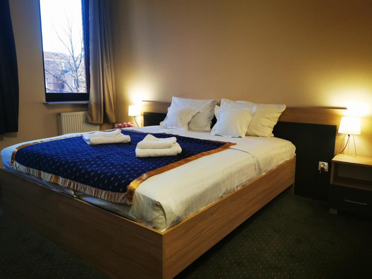 Fort Hotel Varsó Kültér fotó