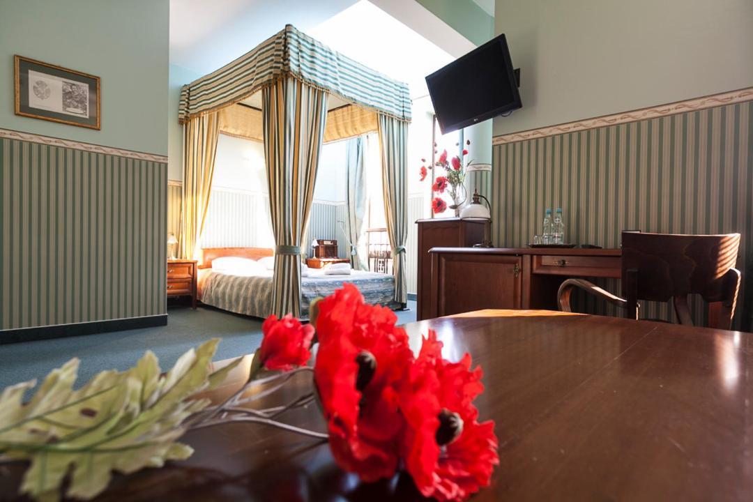 Fort Hotel Varsó Kültér fotó