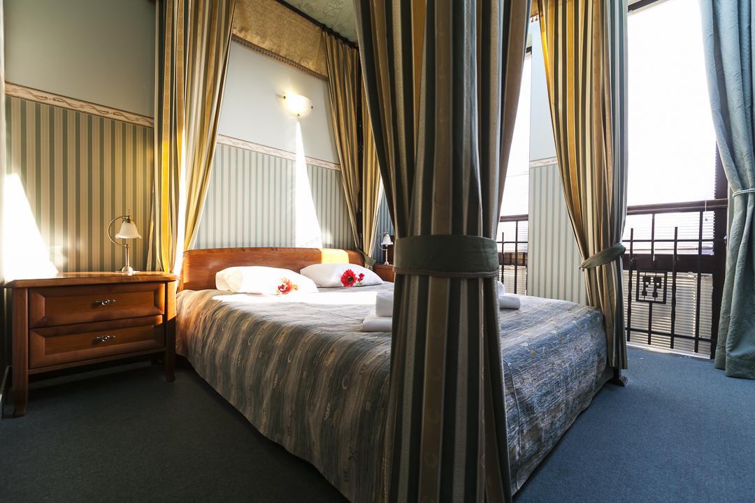 Fort Hotel Varsó Kültér fotó