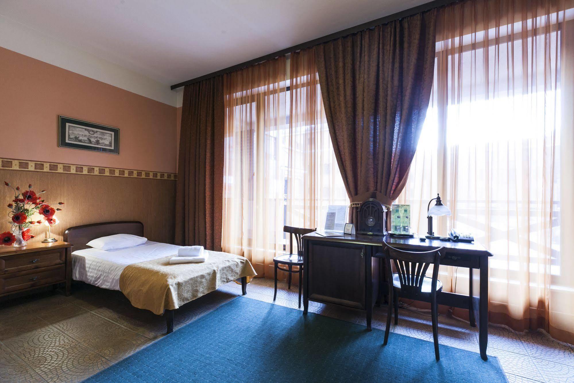 Fort Hotel Varsó Kültér fotó