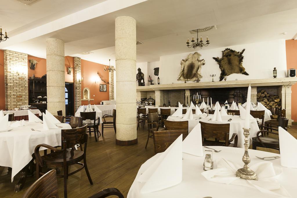 Fort Hotel Varsó Kültér fotó