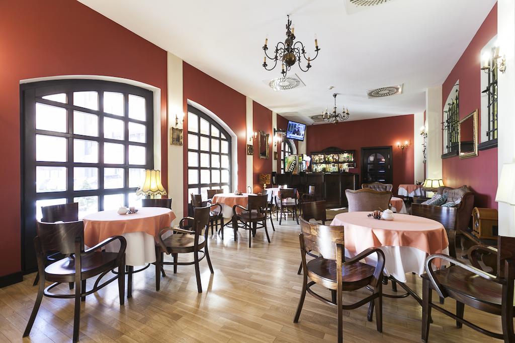 Fort Hotel Varsó Kültér fotó